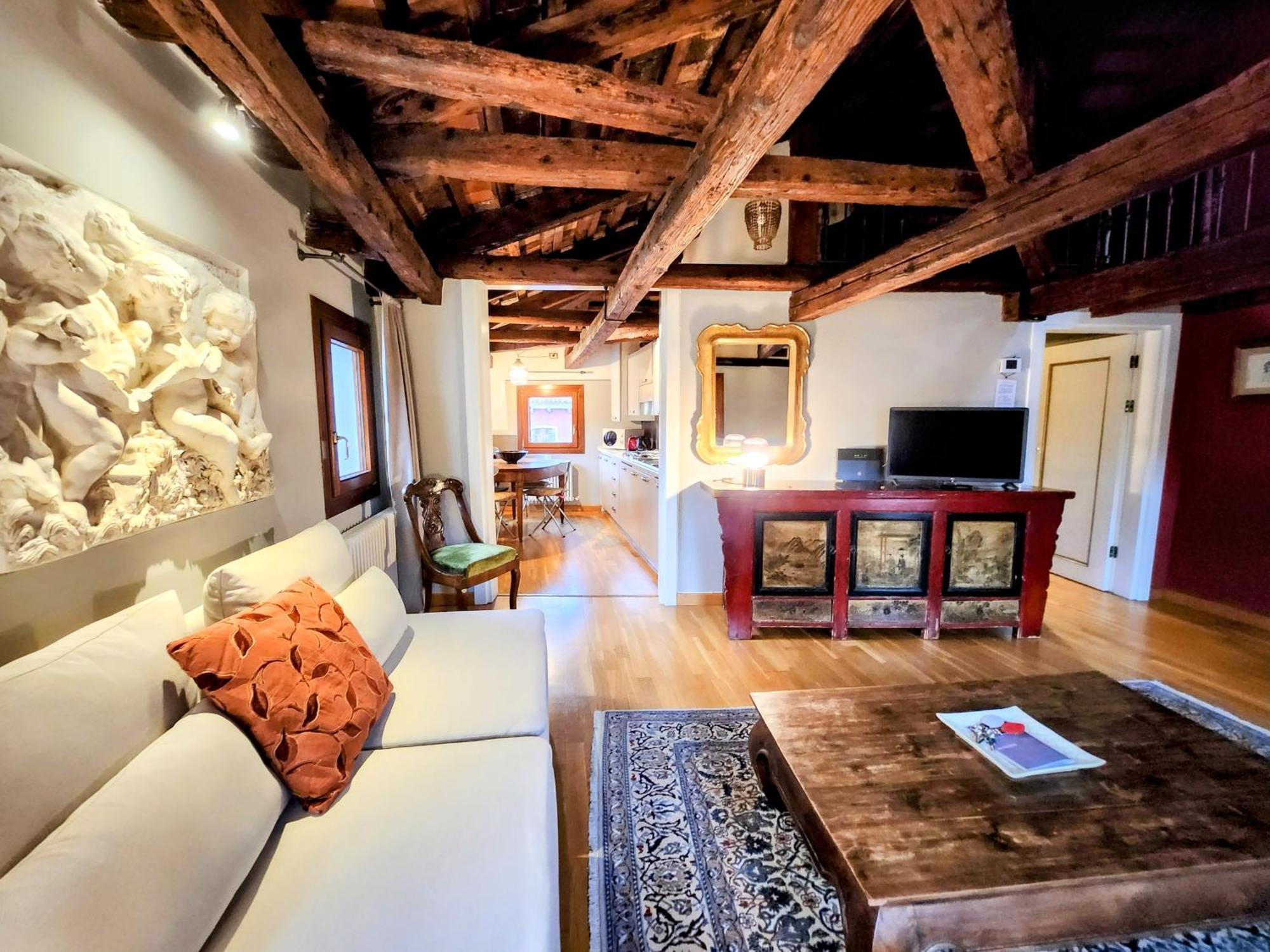 Casanova Penthouse In The Heart Of Veneţia Exterior foto