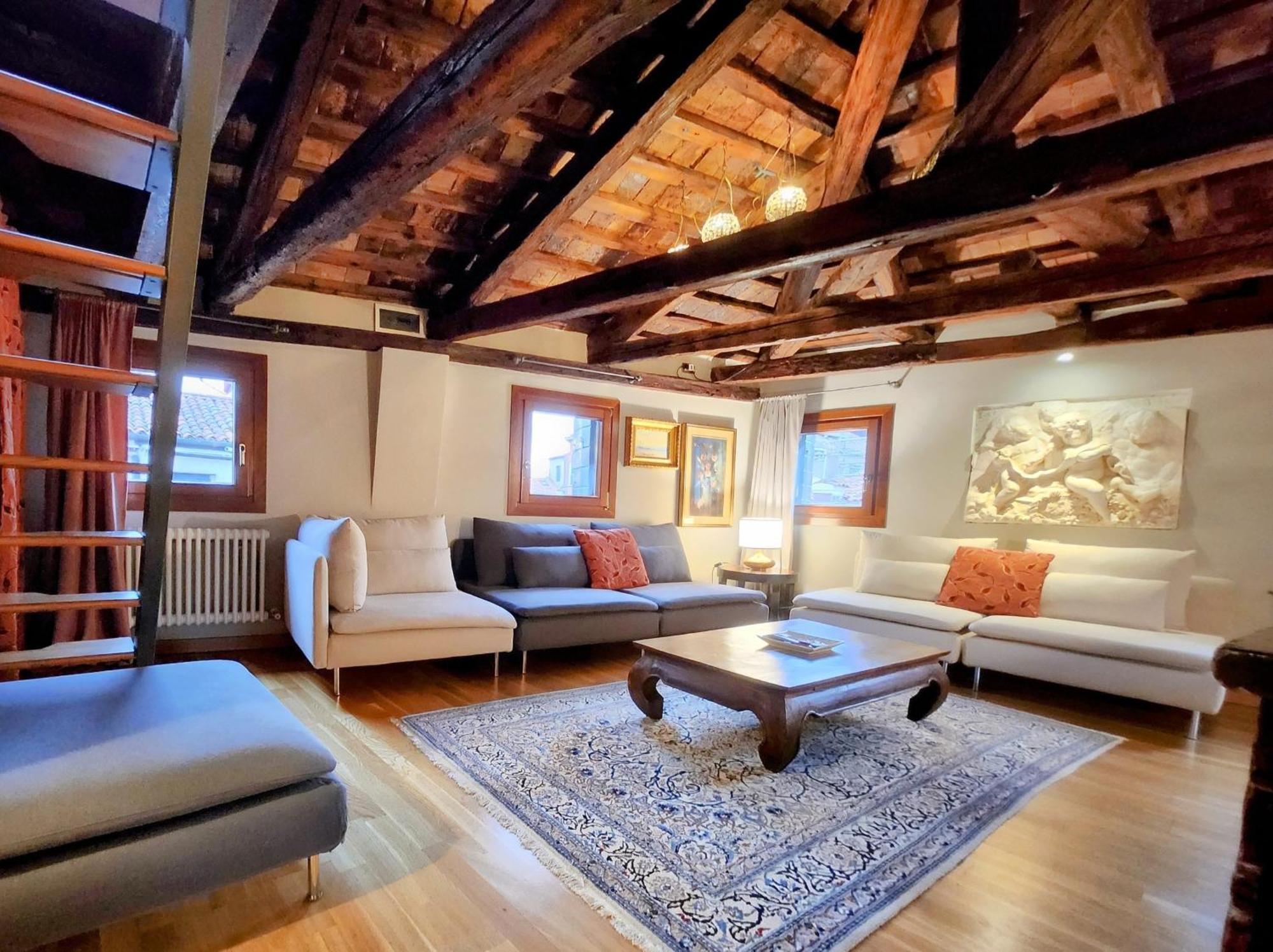 Casanova Penthouse In The Heart Of Veneţia Exterior foto
